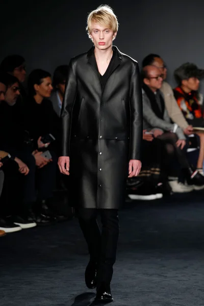 Look 29